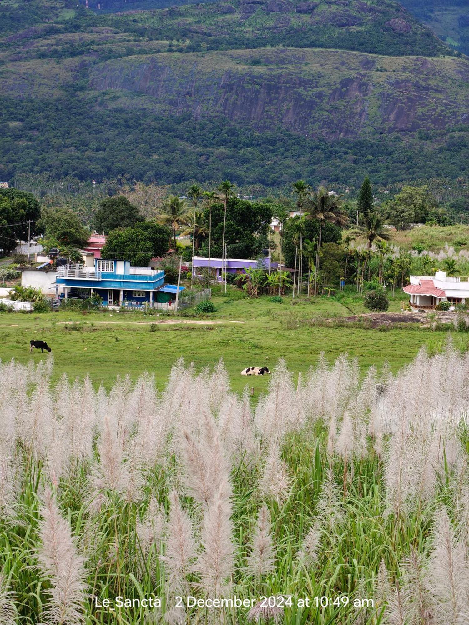Le Sancta Homestay Maraiyūr Buitenkant foto